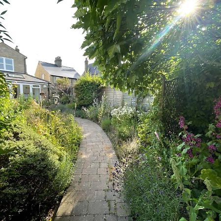 Large 4 Bedroom Home With Garden And Free Parking CBG Exterior foto