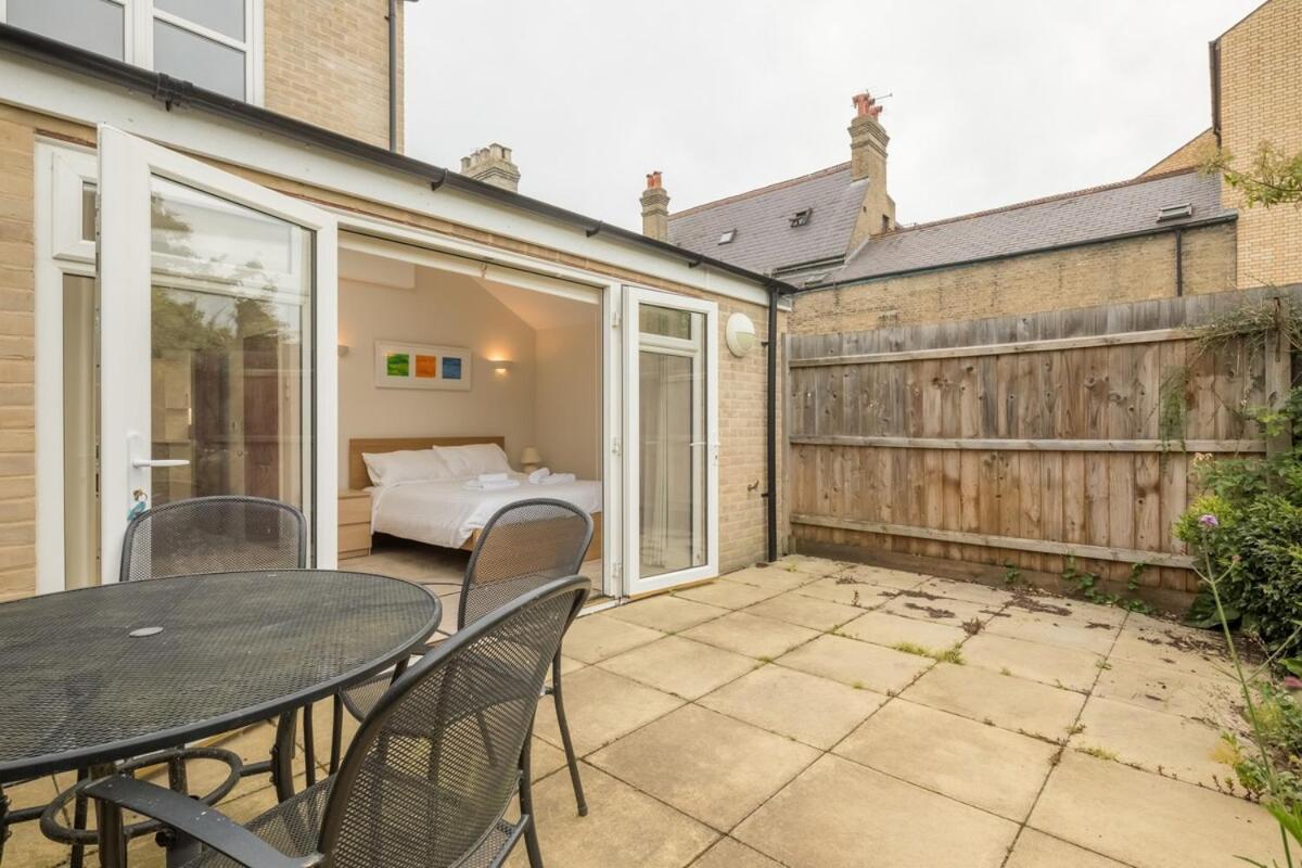 Large 4 Bedroom Home With Garden And Free Parking CBG Exterior foto