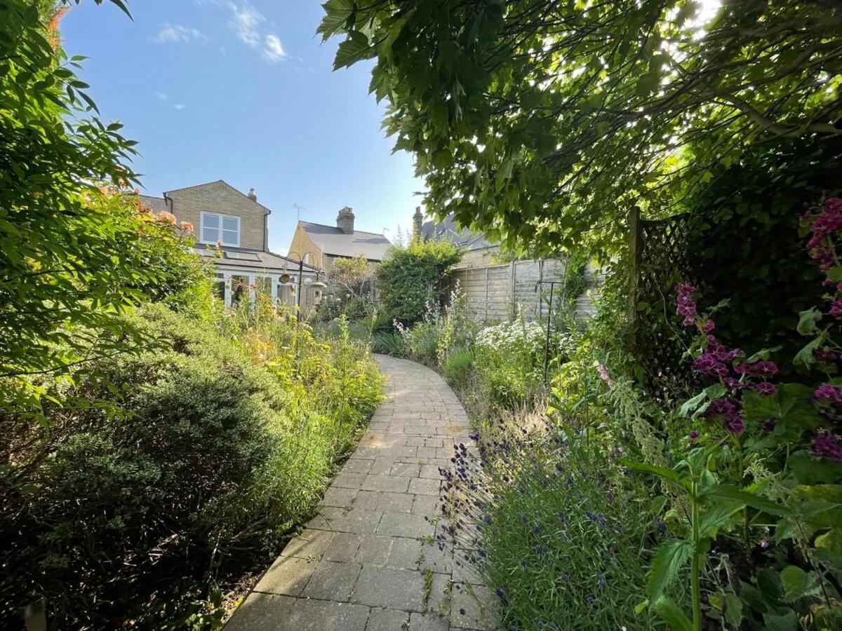 Large 4 Bedroom Home With Garden And Free Parking CBG Exterior foto